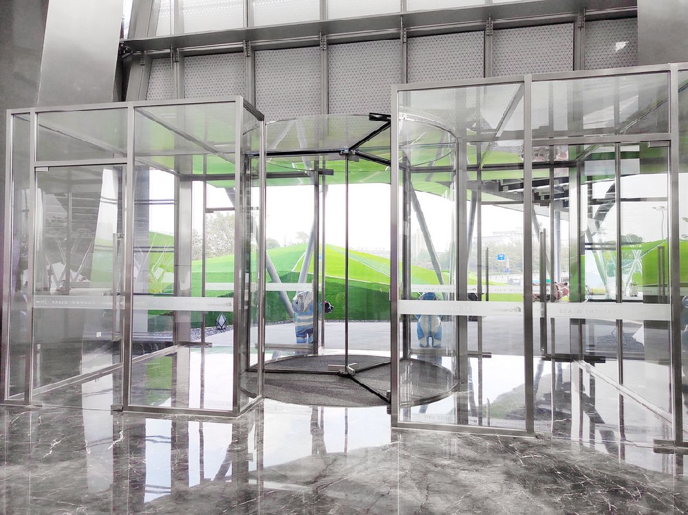 自动旋转门安装